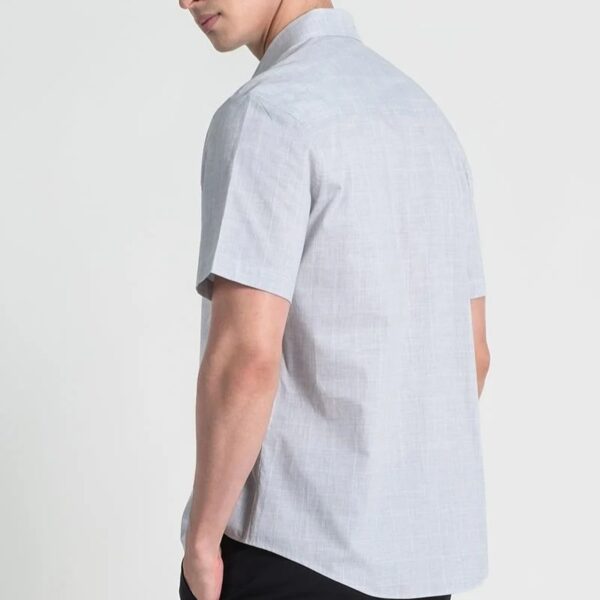 Áo sơ mi tay ngắn form vừa